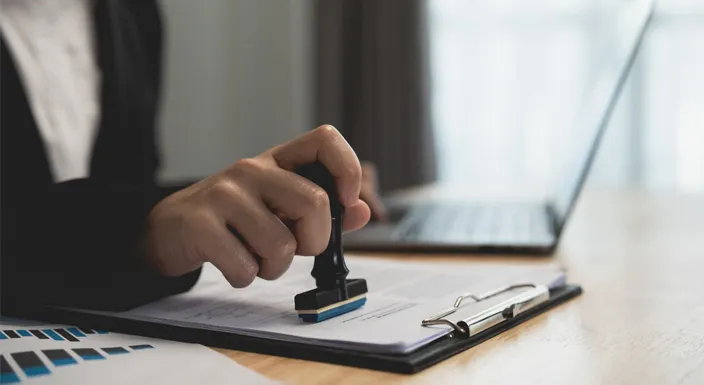 مراحل ترجمه رسمی بدون اصل مدارک بازبینی توسط مترجم